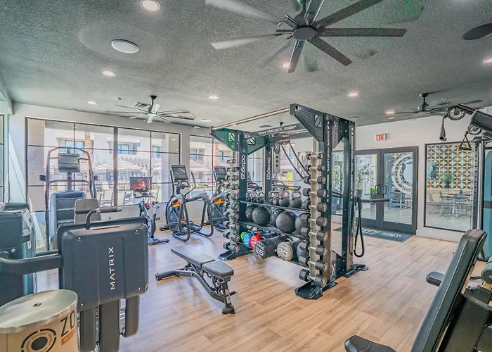Trendy 1bd Walk To Westgate Pool Gym Wd