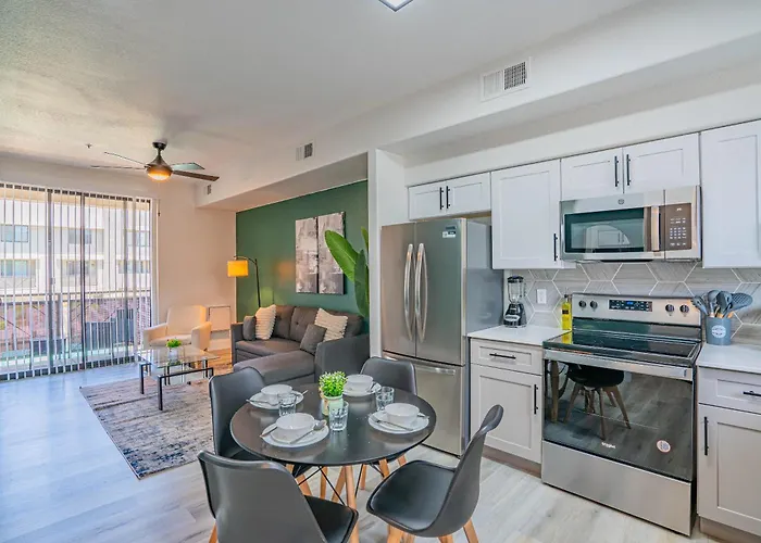 Trendy 1bd Walk To Westgate Pool Gym Wd