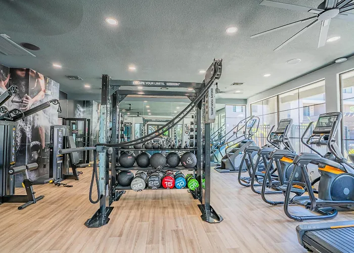 Trendy 1bd Walk To Westgate Pool Gym Wd * Glendale