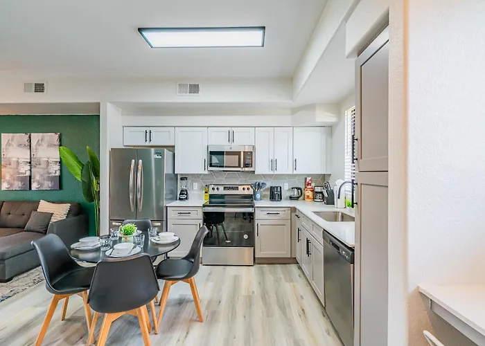 Apartment Trendy 1bd Walk To Westgate Pool Gym Wd Glendale